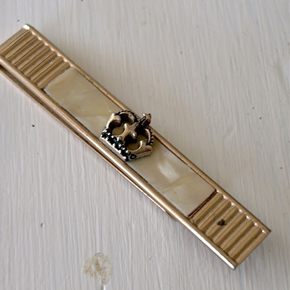 Vintage Swank Gold Tone Bar Money Clip Crown 2.5 Inch